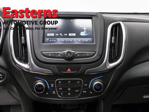 Used 2018 Chevrolet Equinox LT image 12