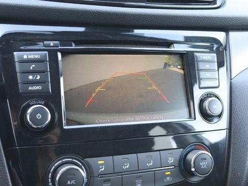 Used 2021 Nissan Rogue Sport S image 23