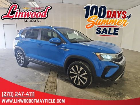 Used 2022 Volkswagen Taos SE AWD/4WD image 1