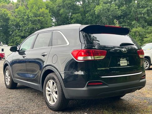 Used 2016 Kia Sorento LX FWD image 3