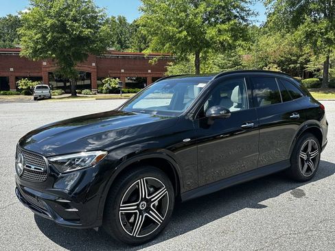 Certified 2025 Mercedes-Benz GLC 350e 4MATIC image 4