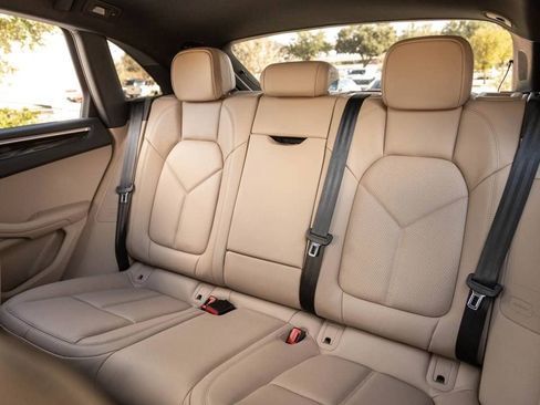 Certified 2026 Porsche Macan AWD/4WD image 27