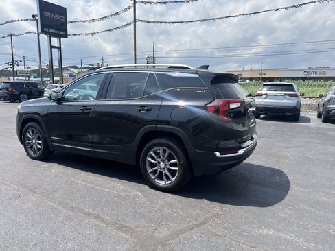 Used 2023 GMC Terrain SLT AWD/4WD image 6