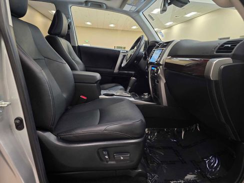 Used 2022 Toyota 4Runner Limited AWD/4WD image 28