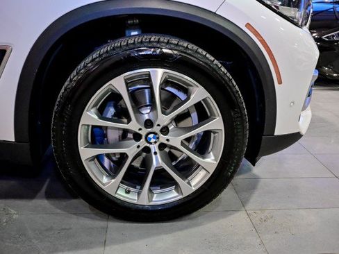 Used 2022 BMW X5 xDrive40i w/ Premium Package image 44