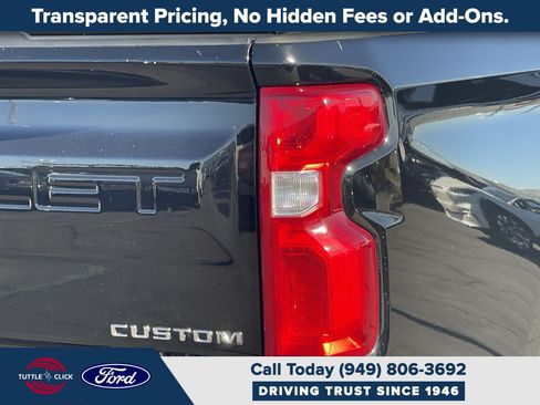 Used 2020 Chevrolet Silverado 1500 Custom w/ Custom Value Package RWD image 12