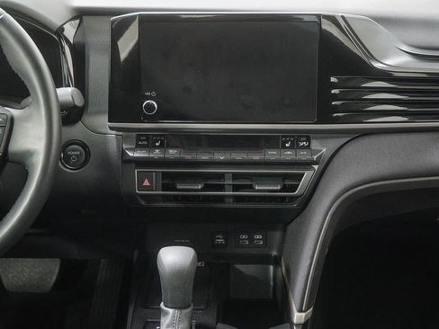 Used 2025 Toyota Camry LE AWD/4WD image 24