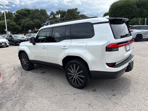 Used 2024 Lexus GX 550 w/ Accessory Package (Z1) AWD/4WD image 3