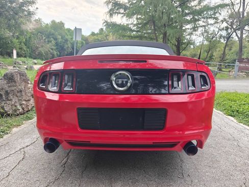 Used 2014 Ford Mustang GT RWD image 5
