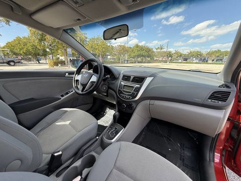 Used 2012 Hyundai Accent GLS image 20