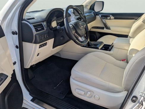Used 2023 Lexus GX 460 Premium w/ Premium Plus Package image 11