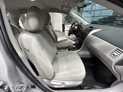 Used 2013 Toyota Corolla L image 32