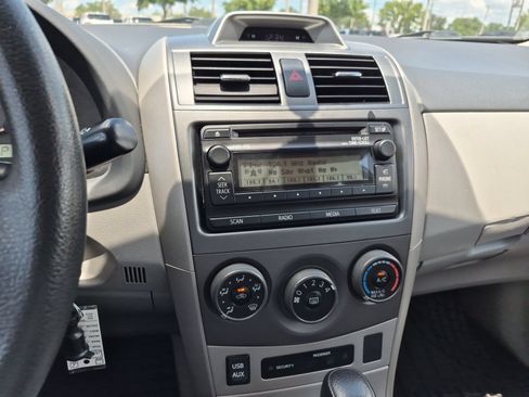 Used 2012 Toyota Corolla LE FWD image 12