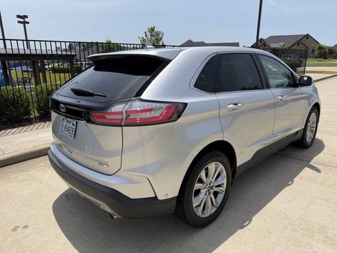 Used 2019 Ford Edge Titanium w/ Equipment Group 301A FWD image 25