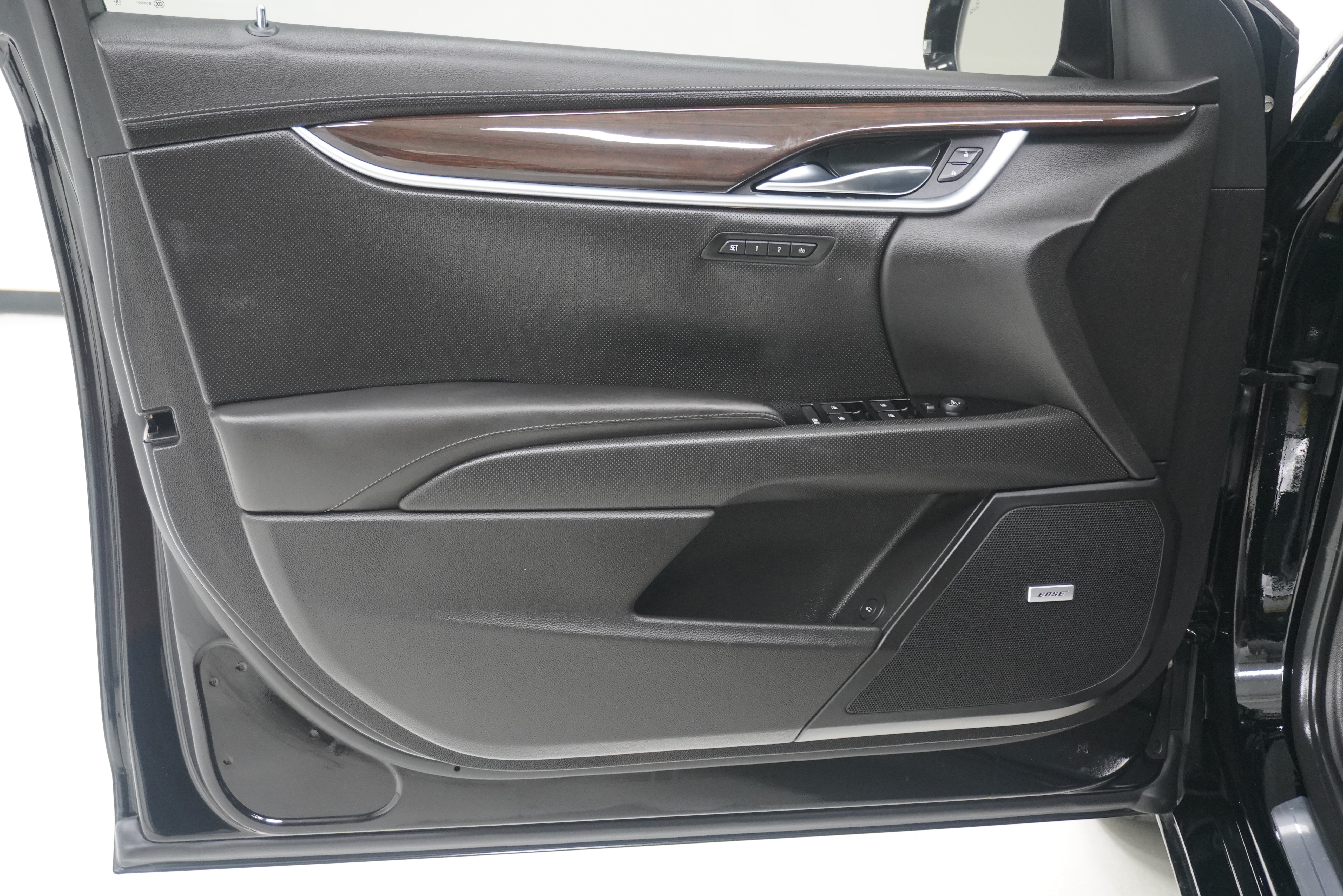 Used 2016 Cadillac XTS Luxury w/ Driver Awareness Package FWD image 14