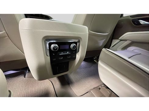 Used 2023 GMC Yukon XL Denali w/ Advanced Technology Package AWD/4WD image 20