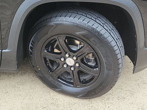 Used 2021 GMC Acadia AT4 w/ Trailering Package AWD/4WD image 33