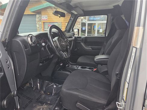 Used 2014 Jeep Wrangler Unlimited Sport w/ Connectivity Group image 14