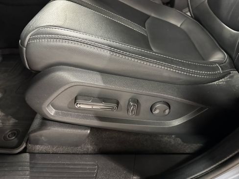Used 2024 Honda Pilot Touring image 15