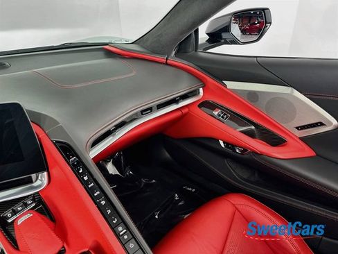 Used 2022 Chevrolet Corvette Stingray Premium Conv w/ Z51 Performance Package RWD image 40