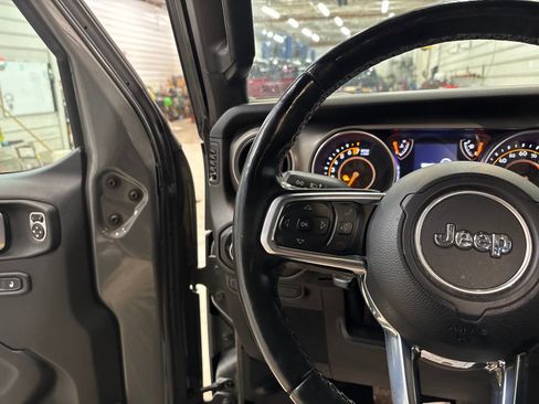 Used 2020 Jeep Gladiator Sport w/ Quick Order Package 24S image 14