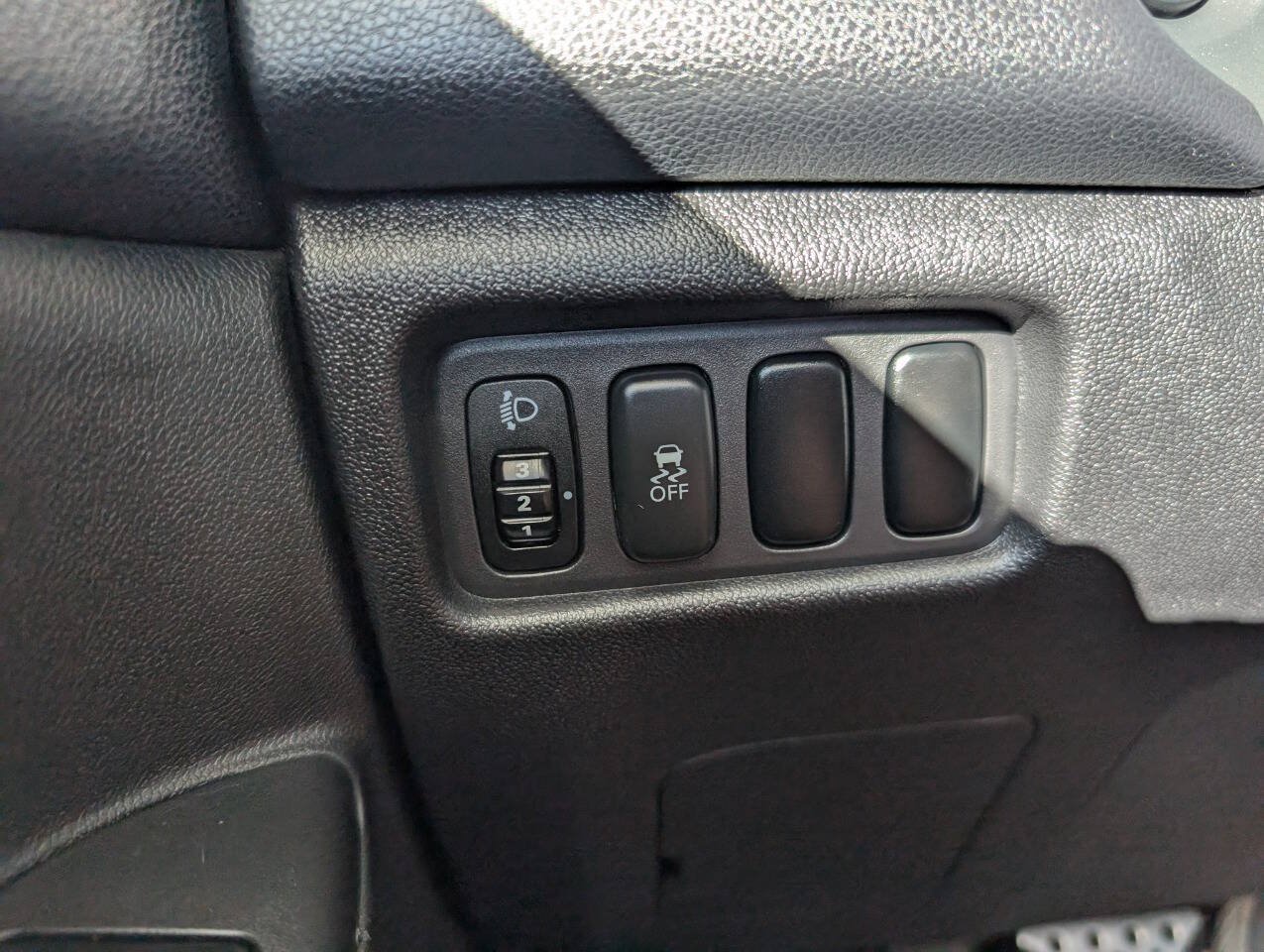 Used 2013 Mitsubishi Outlander Sport LE AWD/4WD image 19