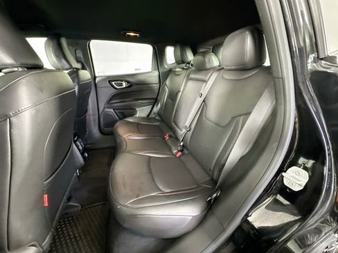 Used 2025 Jeep Compass Trailhawk image 23