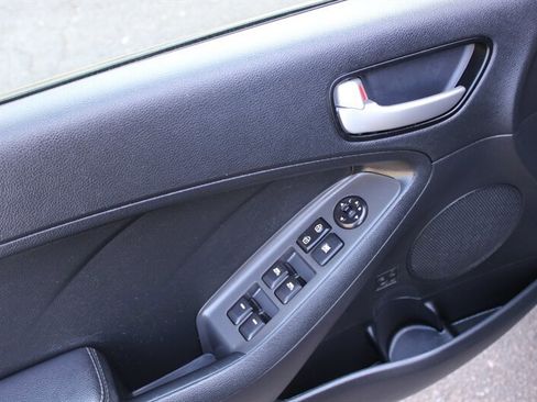 Used 2018 Kia Forte LX image 11