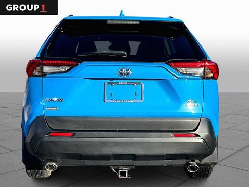 Used 2020 Toyota RAV4 XLE w/ Convenience Package image 5