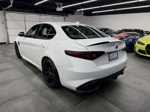 Used 2017 Alfa Romeo Giulia Quadrifoglio image 4
