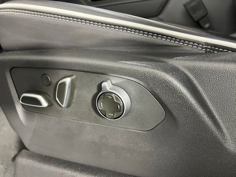 Used 2025 GMC Sierra 1500 AT4X image 24