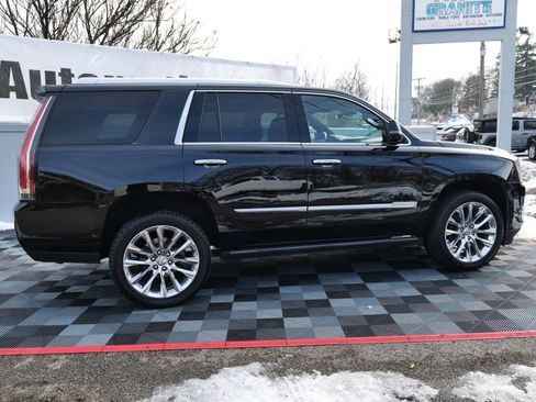 Used 2020 Cadillac Escalade Platinum image 70