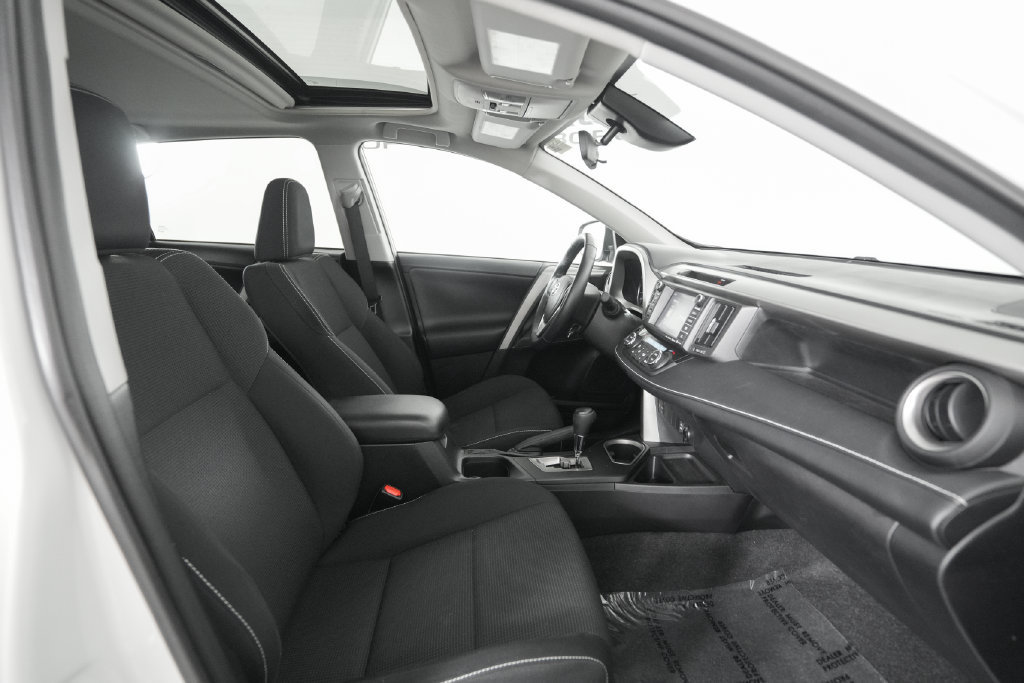 Used 2016 Toyota RAV4 XLE w/ Convenience Package AWD/4WD image 19
