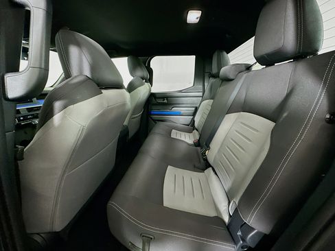 Used 2025 Toyota Tacoma TRD Off-Road image 26