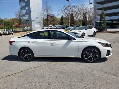 Certified 2024 Nissan Altima 2.5 SR w/ SR Premium Package FWD image 3