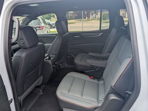 New 2026 GMC Acadia AT4 w/ Super Cruise Package AWD/4WD image 9