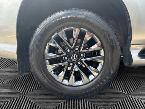 Used 2020 Lexus GX 460 Premium w/ Premium Package AWD/4WD image 32
