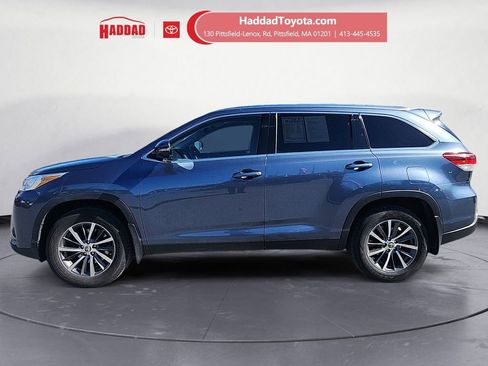 Used 2019 Toyota Highlander XLE AWD/4WD image 2