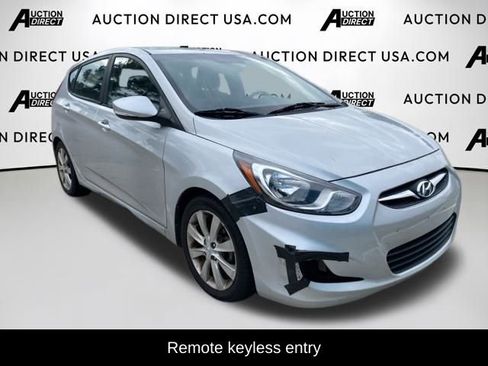 Used 2013 Hyundai Accent SE image 5