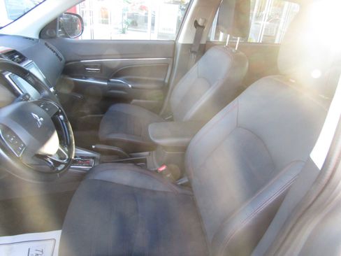 Used 2023 Mitsubishi Outlander Sport SE image 10