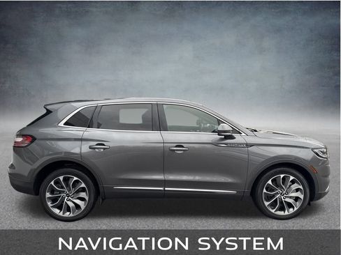 Used 2023 Lincoln Nautilus Reserve image 7