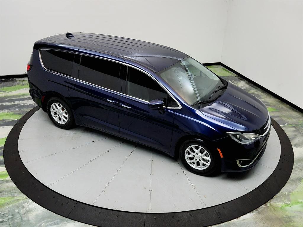 Used 2020 Chrysler Pacifica Touring FWD image 31