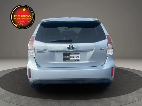 Used 2016 Toyota Prius V Five FWD image 4