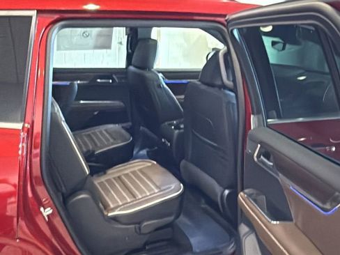New 2026 GMC Acadia Denali Ultimate w/ LPO, Floor Liner Package AWD/4WD image 15