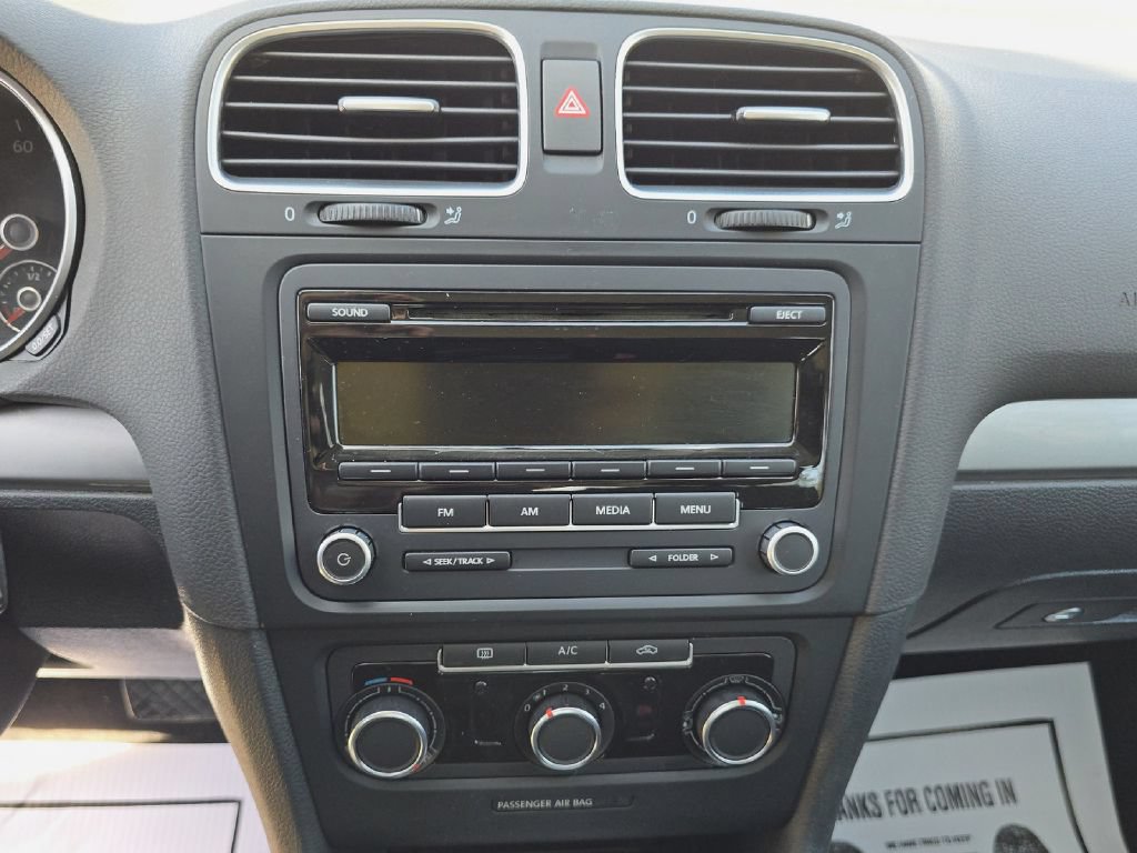 Used 2013 Volkswagen Golf 4-Door FWD image 20