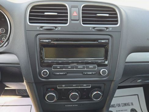 Used 2013 Volkswagen Golf 4-Door image 20