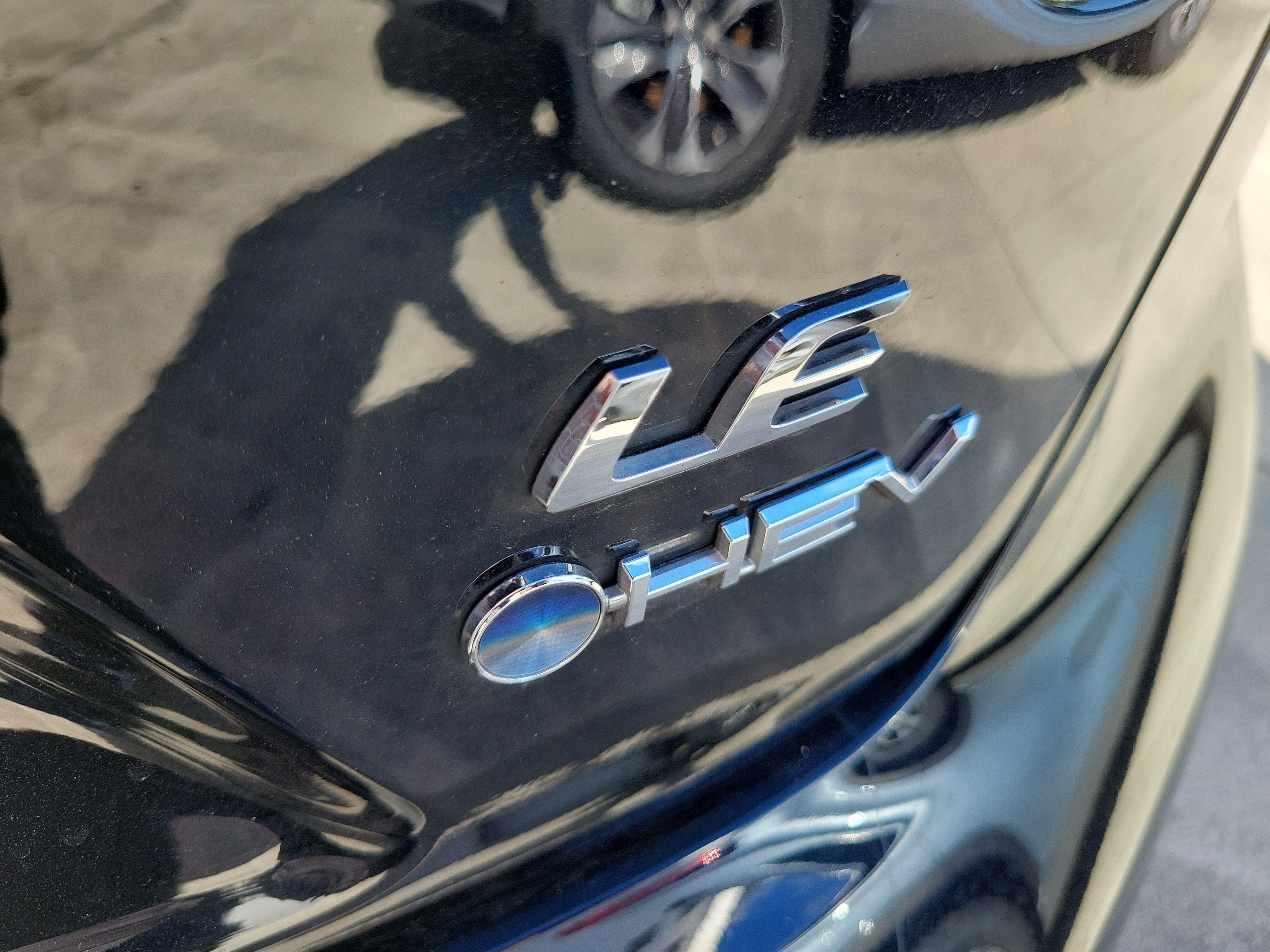 Used 2025 Toyota Corolla LE FWD image 9