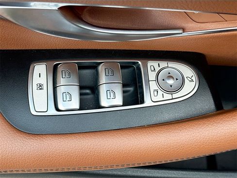 Used 2018 Mercedes-Benz E 400 4MATIC Cabriolet image 19