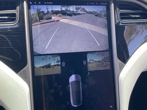 Used 2018 Tesla Model X 75D AWD/4WD image 26