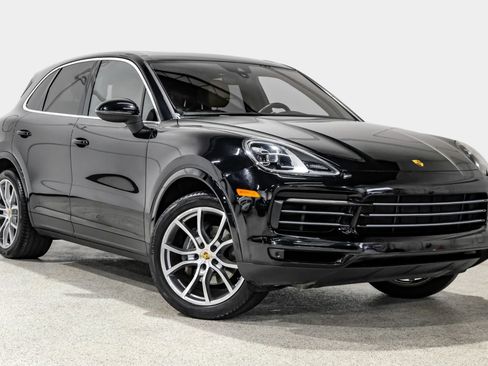 Used 2019 Porsche Cayenne Sport Utility 4D image 4